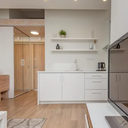 Family Maluno Vilos Butas *